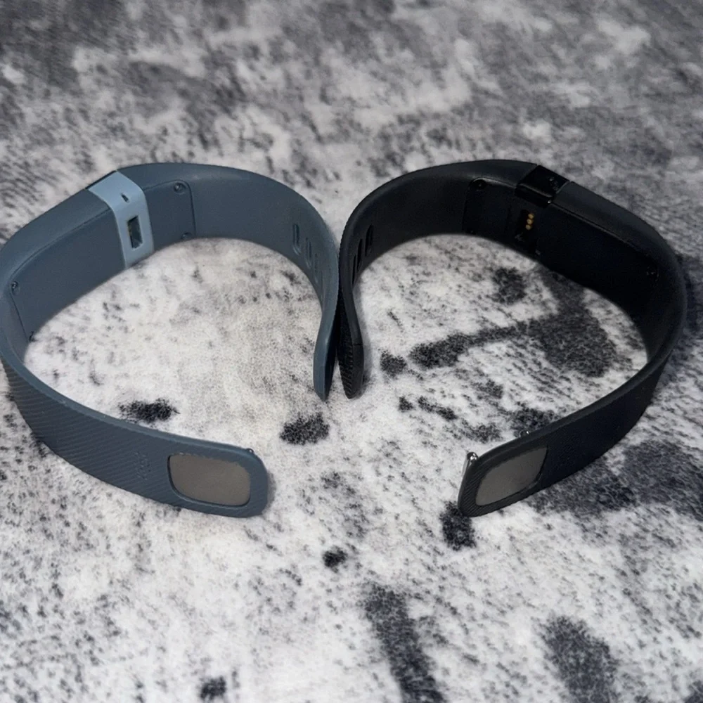 Fitbit Set - Black and blue